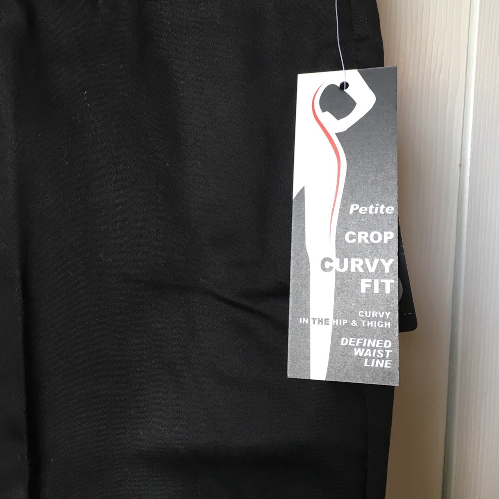 New Directions Petite Capri Pants - Picture 3 of 4